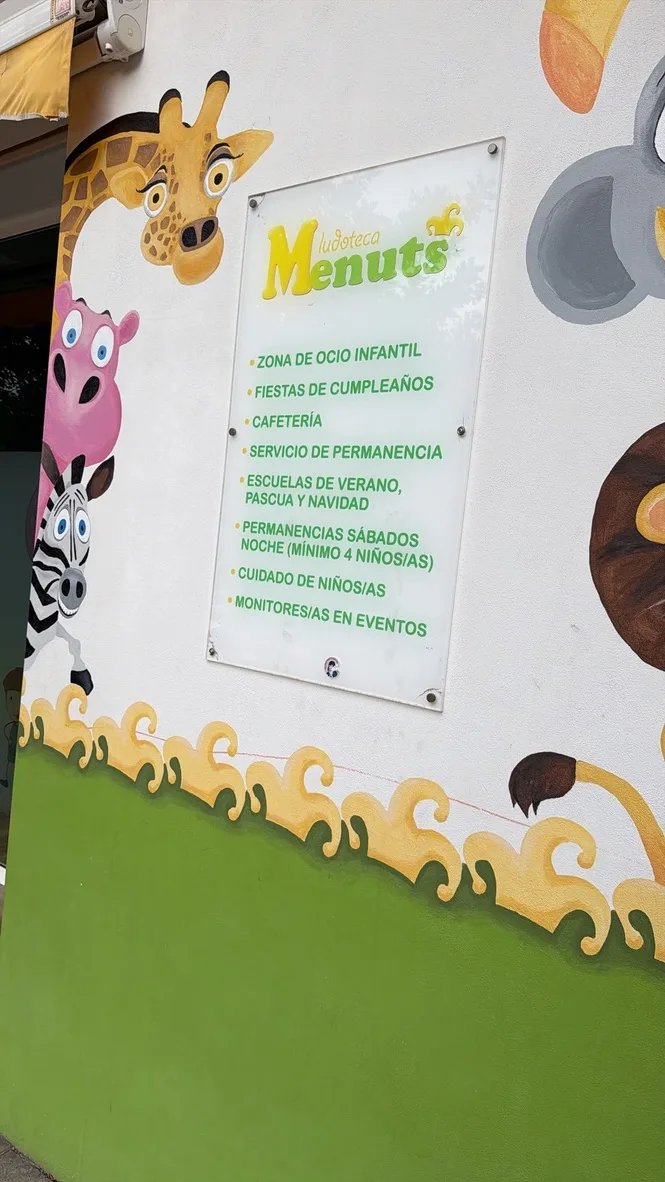 Mural de animales de Ludoteca Menuts en Cocentaina